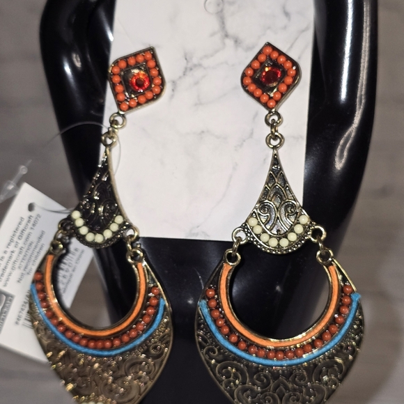 Elegant Multicolor Dangle Earrings - Picture 1 of 3